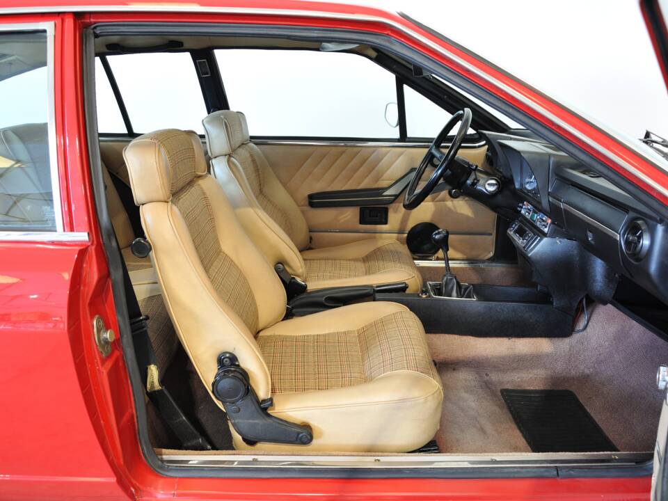 Bild 28/29 von Alfa Romeo Alfetta GT 1.6 (1978)