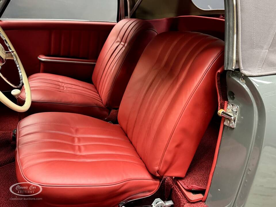 Image 2/37 of Mercedes-Benz 190 SL (1957)