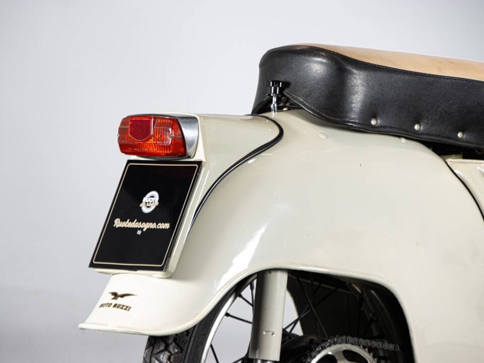 Image 14/50 of Moto Guzzi Galletto (1962)