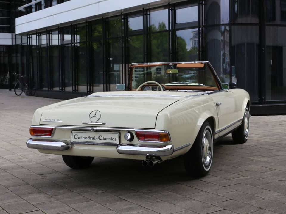 Imagen 27/50 de Mercedes-Benz 230 SL (1965)