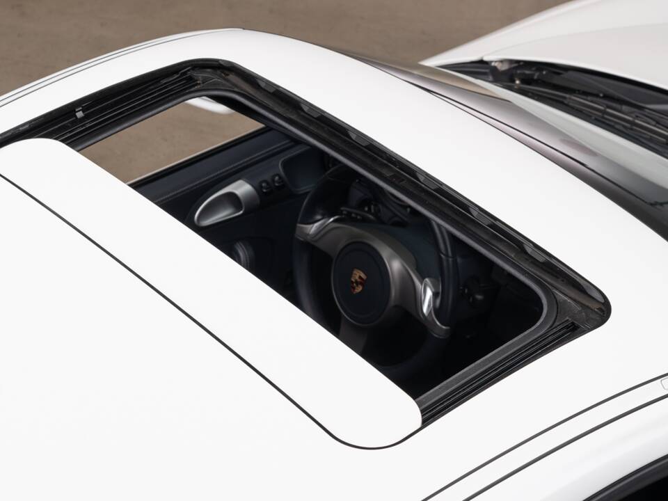 Image 12/40 of Porsche 911 Carrera 4 (2009)
