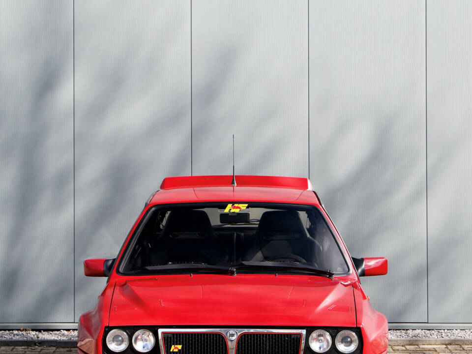 Afbeelding 22/58 van Lancia Delta HF Integrale Evoluzione I (1991)