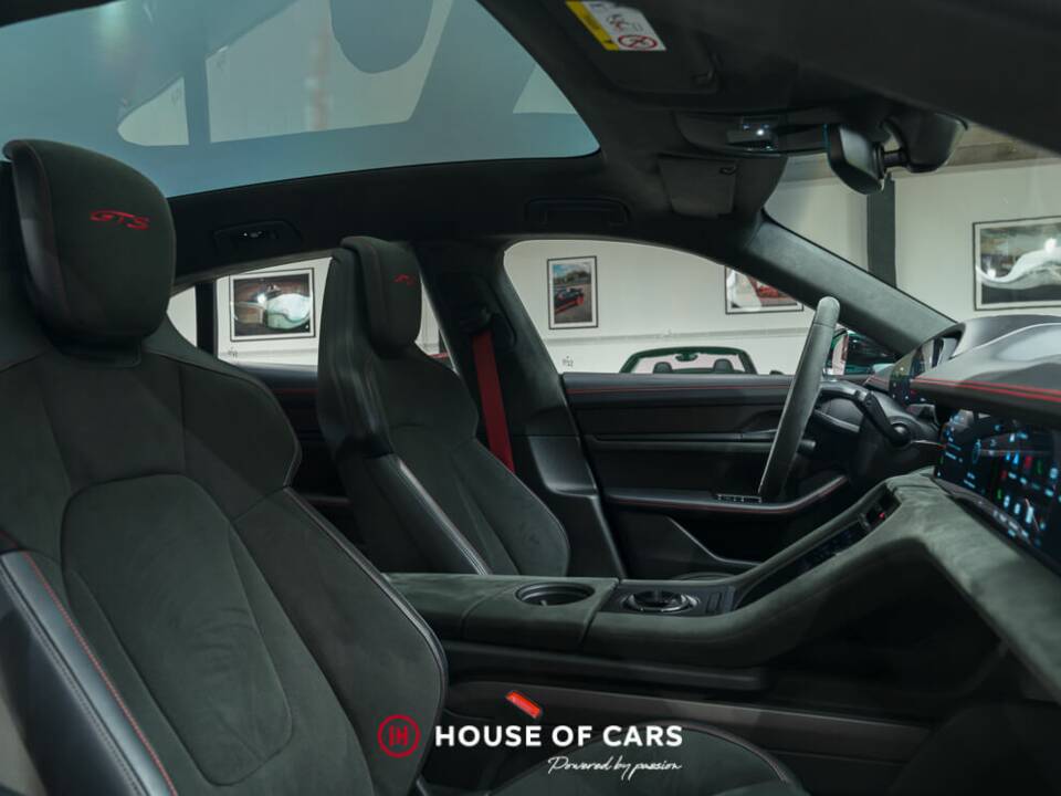 Image 17/23 de Porsche Taycan GTS Sport Turismo (2022)