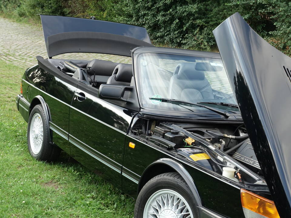 Bild 11/13 von Saab 900 S (1992)