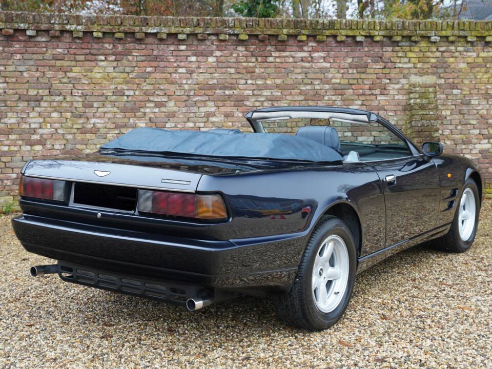 Image 2/50 of Aston Martin Virage Volante (1994)