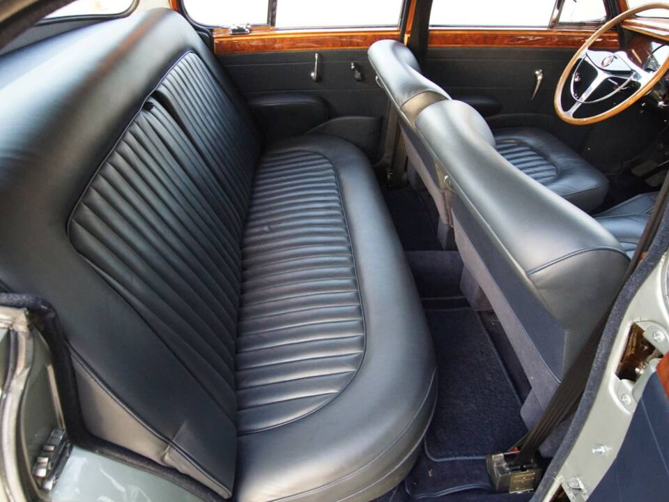 Bild 32/50 von Jaguar Mk II 3.4 (1964)