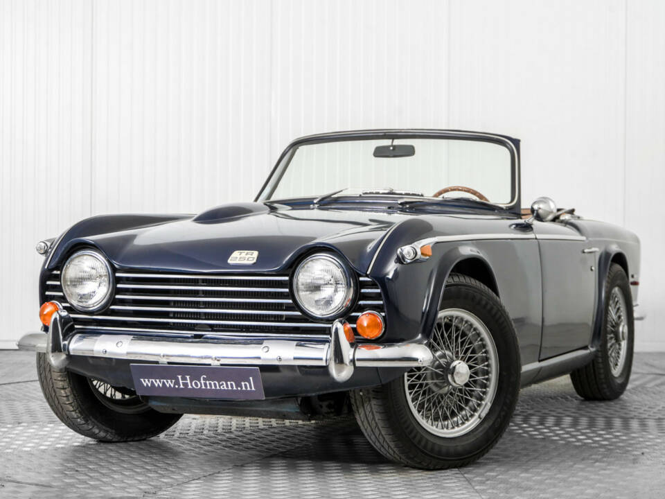 Image 3/50 de Triumph TR 250 (1968)