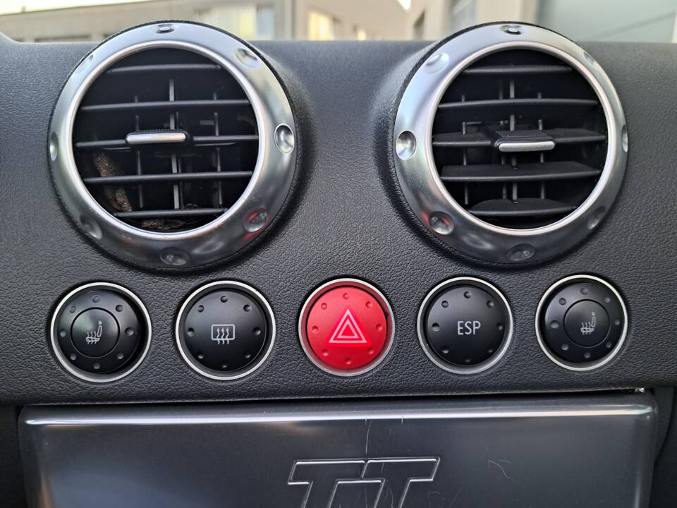 Bild 33/41 von Audi TT 1.8 T (2002)