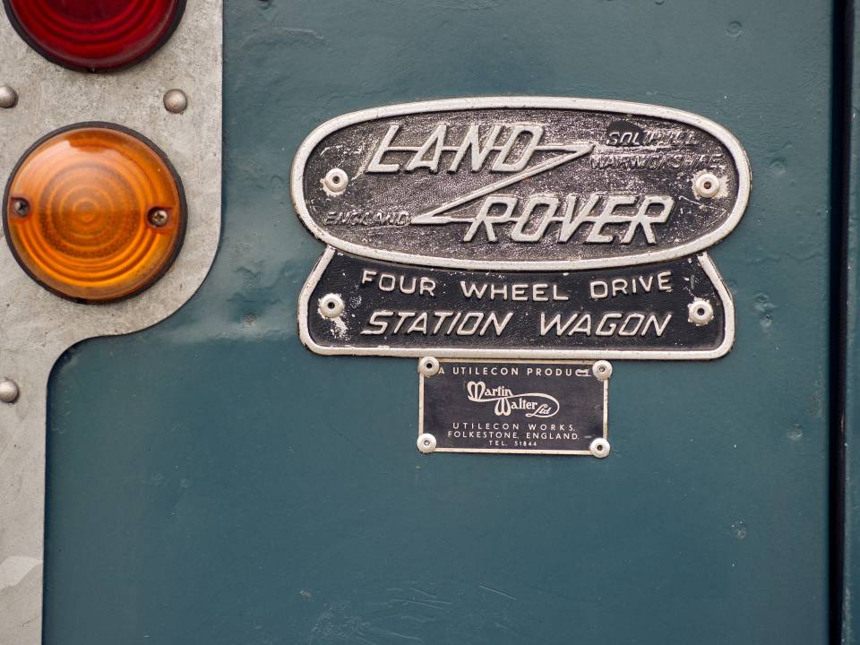 Image 17/69 of Land Rover 109 (1962)