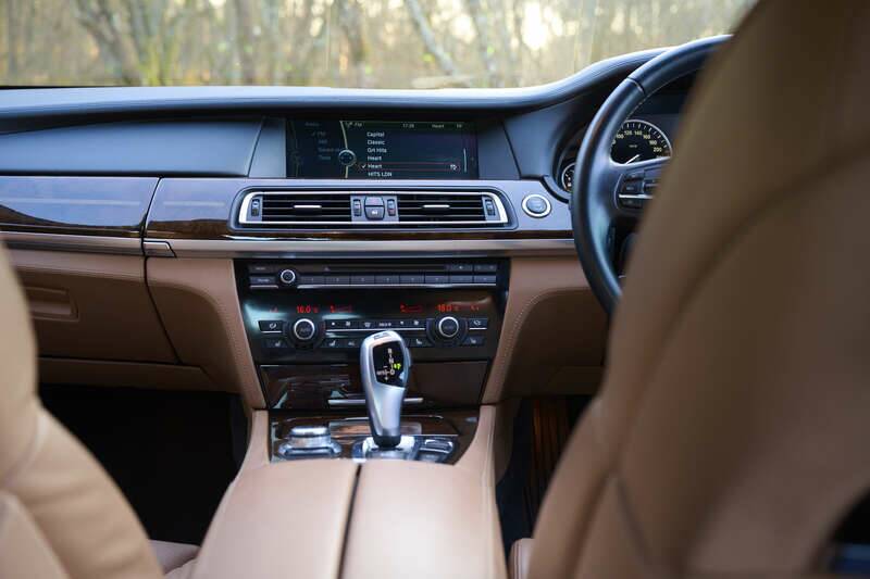Image 39/50 de BMW 760Li (2011)