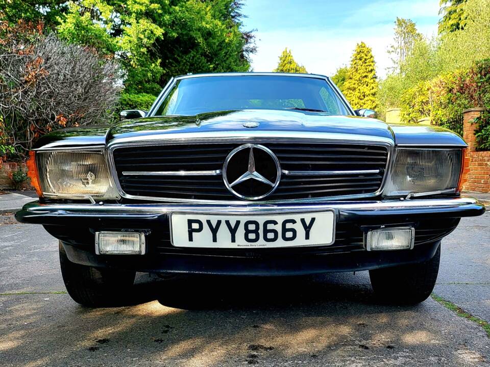Image 6/30 de Mercedes-Benz 500 SL (1983)