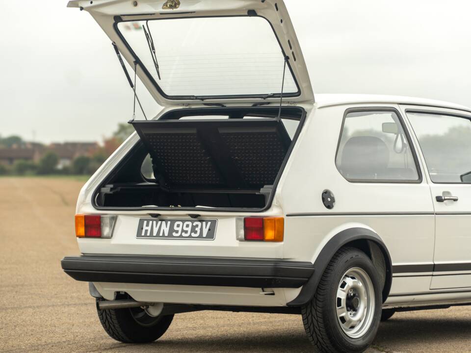 Image 33/40 of Volkswagen Golf I GTI 1.6 (1980)