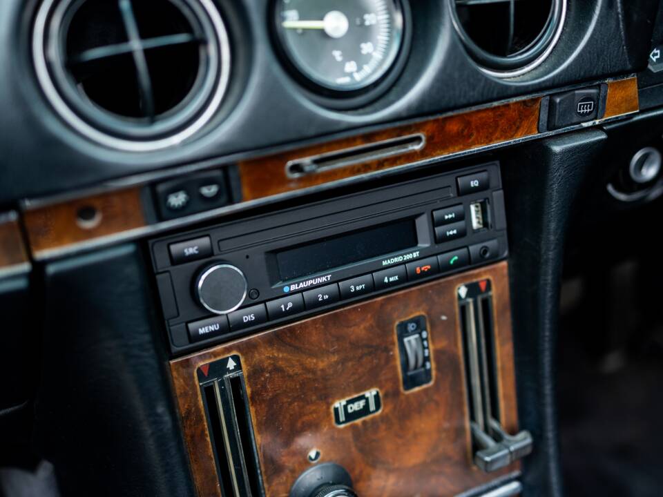 Afbeelding 22/27 van Mercedes-Benz 420 SL (1987)