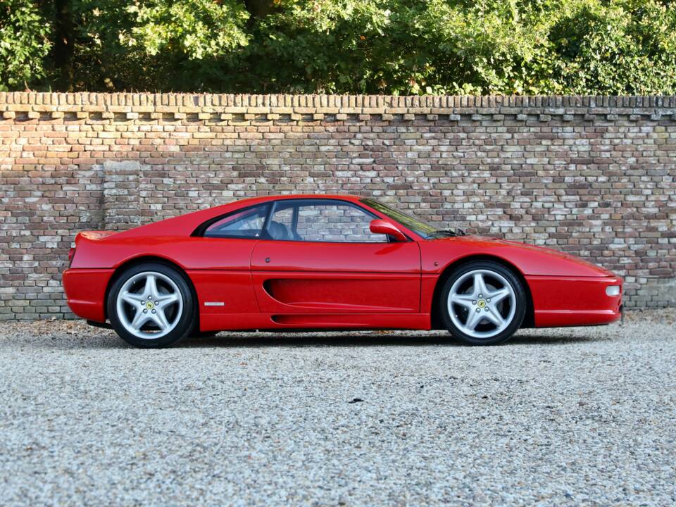 Immagine 26/50 di Ferrari F 355 Berlinetta (1996)