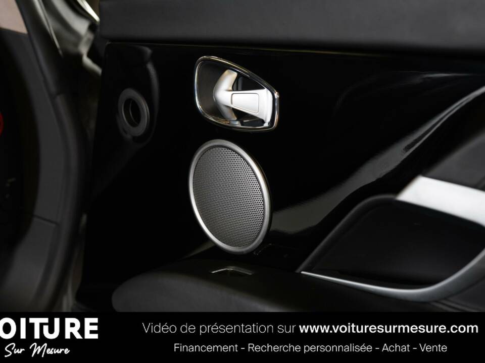 Immagine 26/29 di Aston Martin DB 11 V12 (2018)