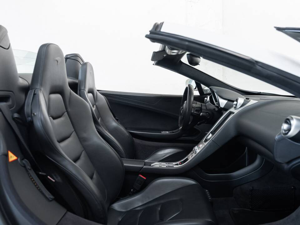 Bild 23/33 von McLaren 12C Spider (2013)