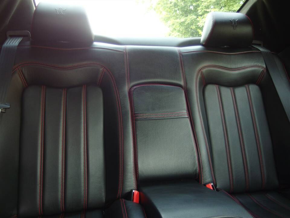 Afbeelding 75/100 van Maserati GranTurismo S (2010)