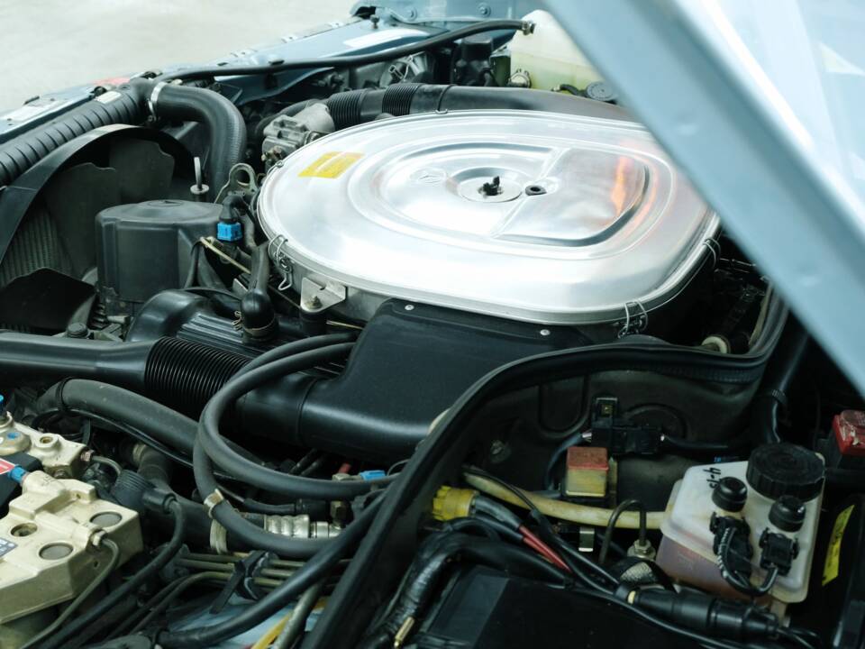Bild 18/50 von Mercedes-Benz 420 SE (1988)