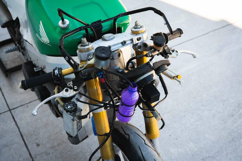 Immagine 30/50 di Honda VFR 750R RC36 (1992)