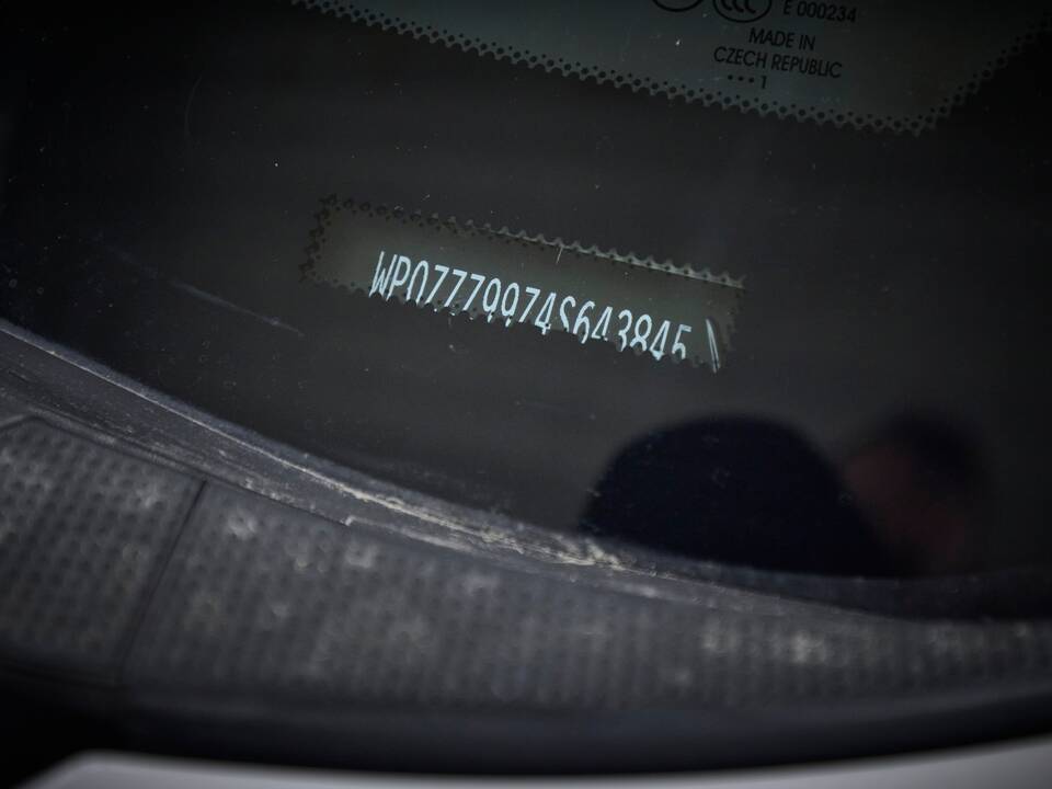 Imagen 44/98 de Porsche 911 Carrera 4S (2004)