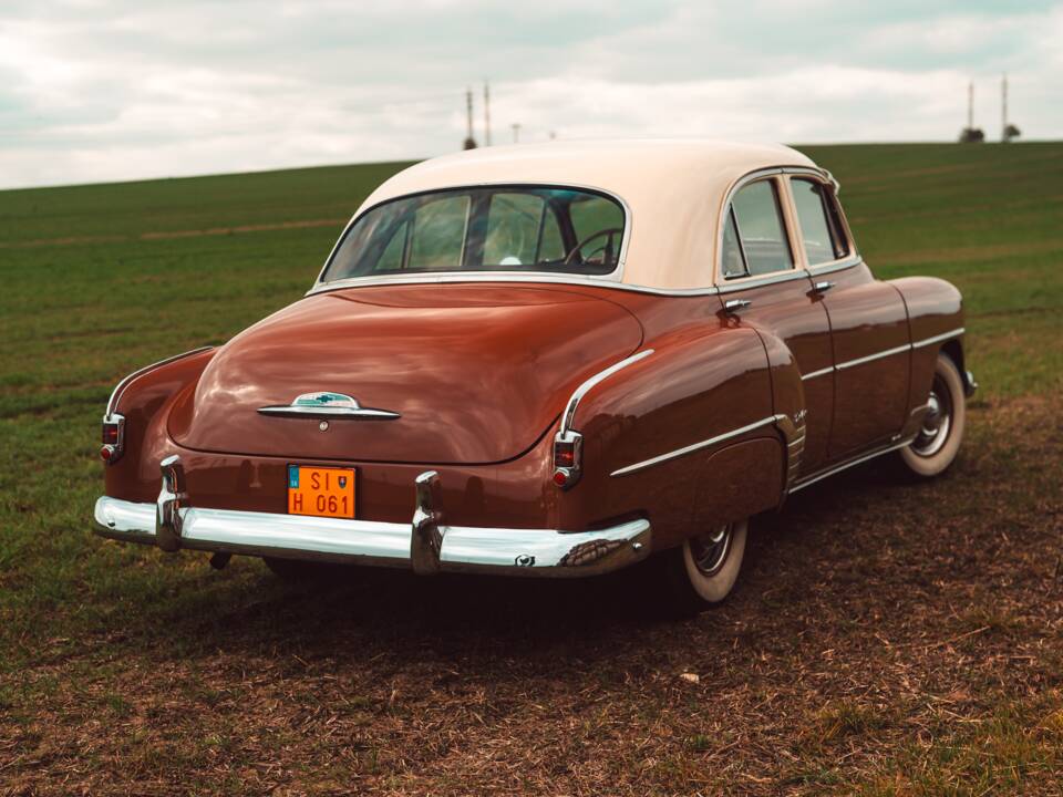 Image 7/28 of Chevrolet Deluxe Styleline (1952)