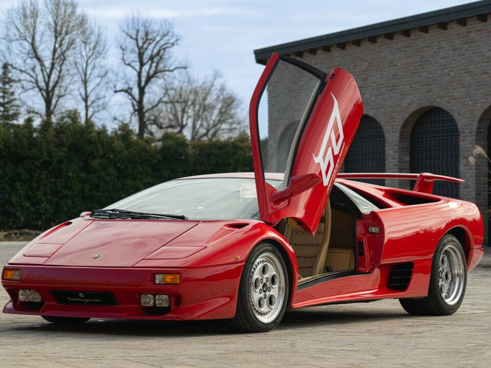 Immagine 7/50 di Lamborghini Diablo VT (1993)