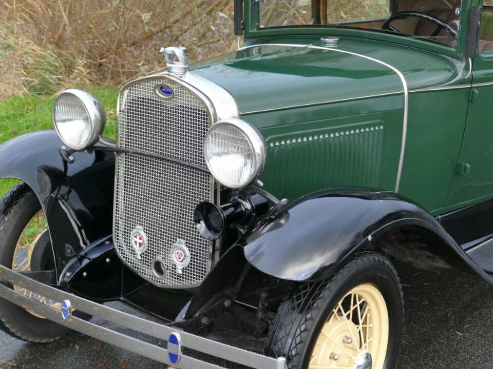 Image 4/13 of Ford Model A Tudor Sedan (1930)