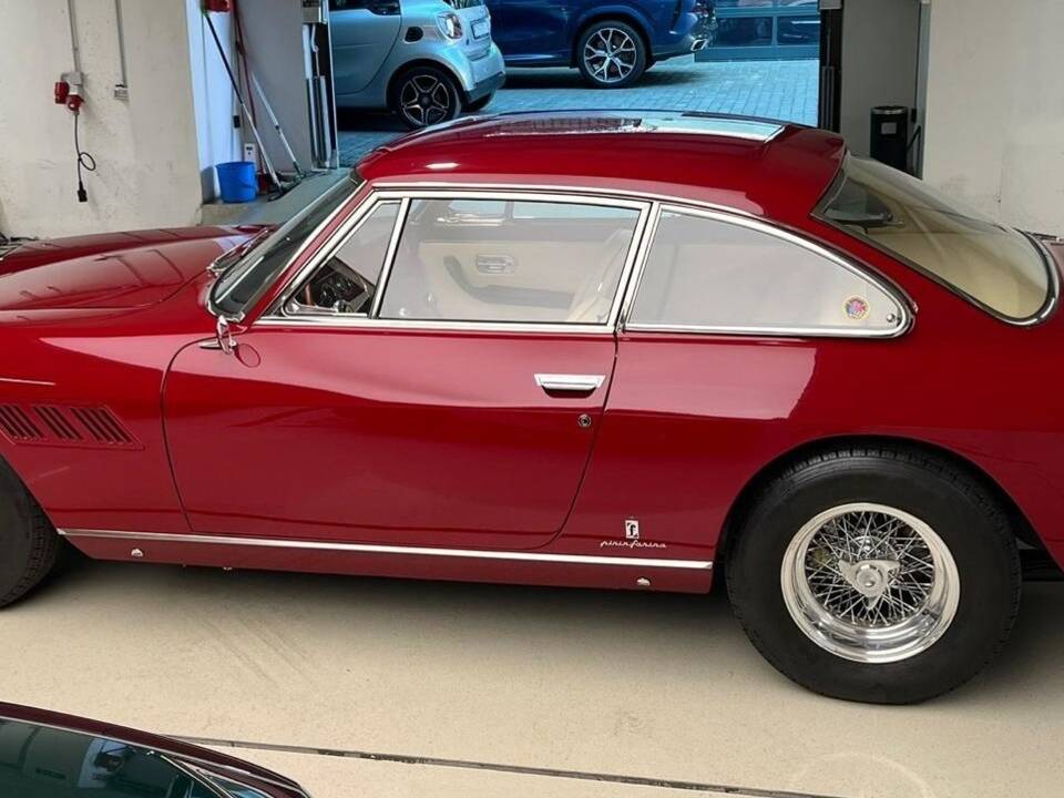Image 3/50 of Ferrari 330 GT 2+2 (1965)