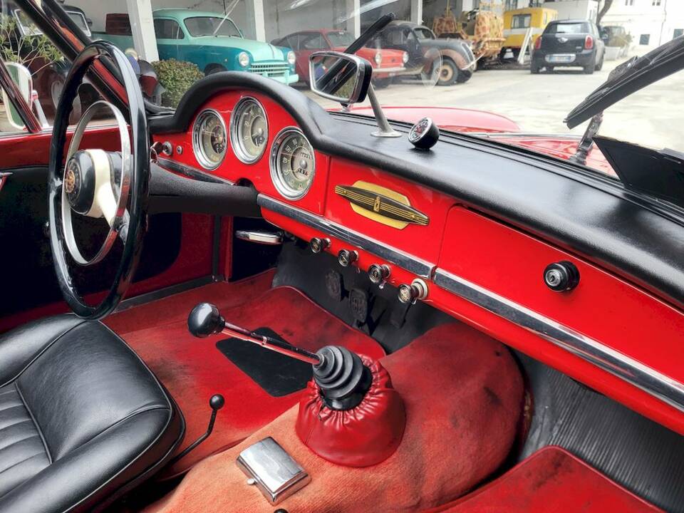 Image 32/65 of Alfa Romeo Giulietta Spider (1962)