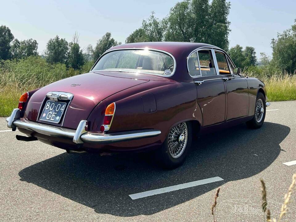 Image 3/5 of Jaguar 340 (1968)