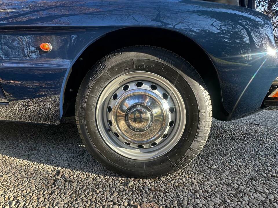 Image 8/14 of Alfa Romeo 1300 Spider Junior (1969)