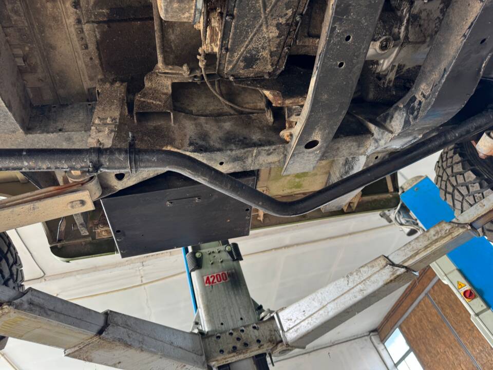 Image 16/36 of Land Rover 88 Lightweight (1985)