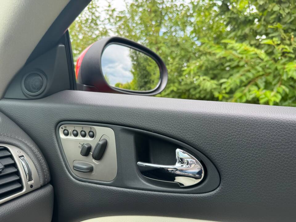 Image 35/49 of Jaguar XKR (2007)