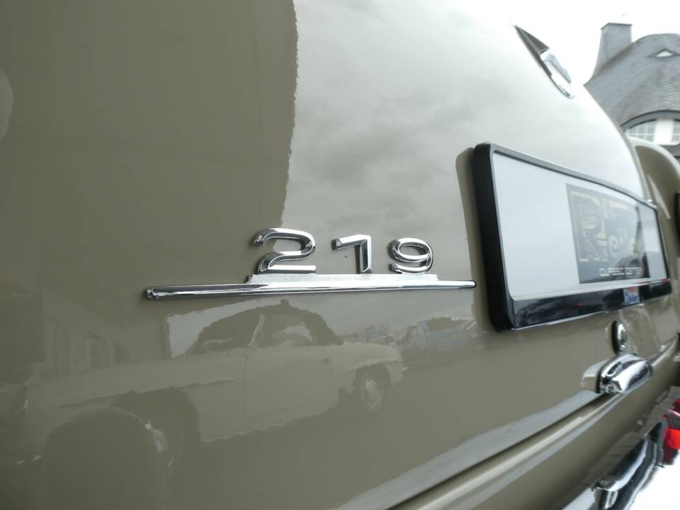 Image 19/25 of Mercedes-Benz 219 (1956)