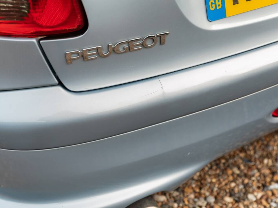 Image 26/50 of Peugeot 206 CC 1.6 16V (2003)