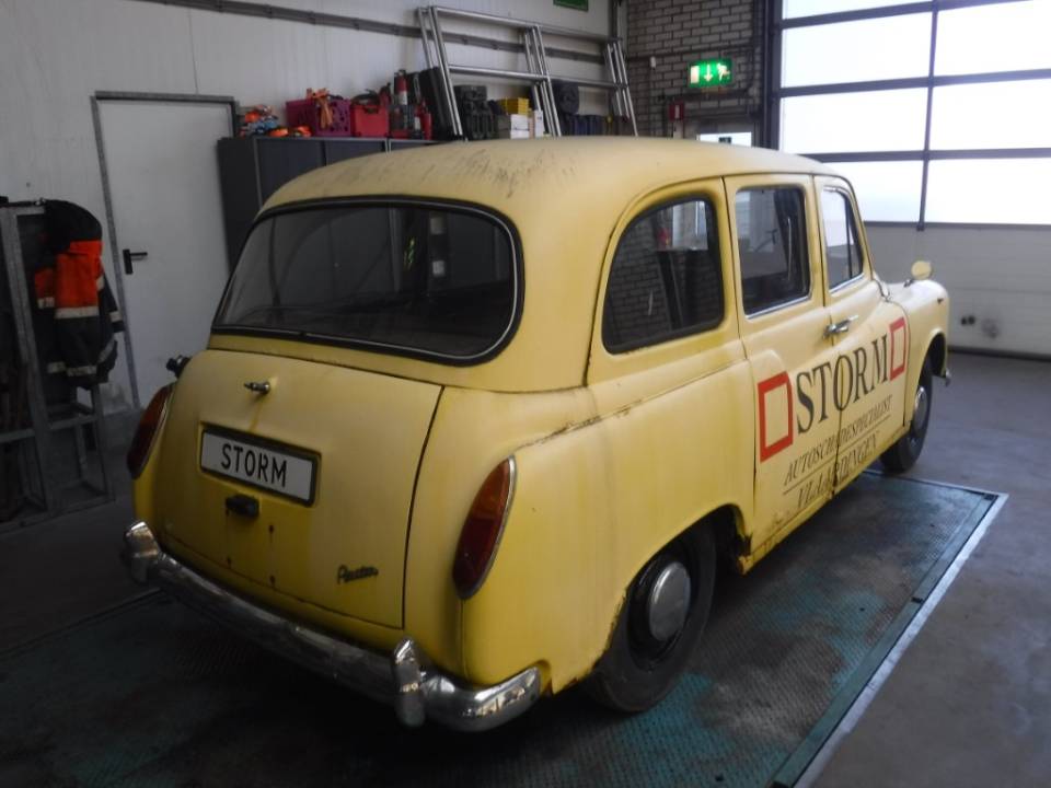 Image 34/39 of Austin FX 4 London Taxi (1970)