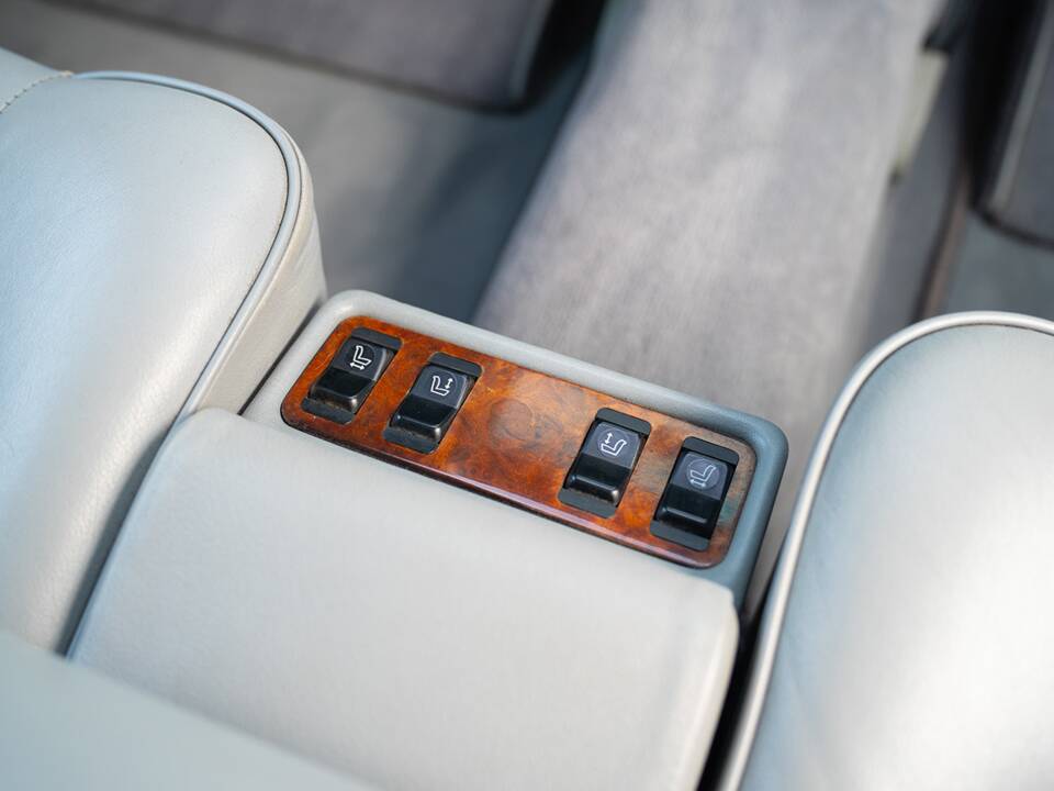 Image 56/72 de Mercedes-Benz 500 SEL (1984)