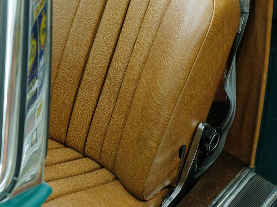 Image 30/50 de Mercedes-Benz 280 SL (1968)