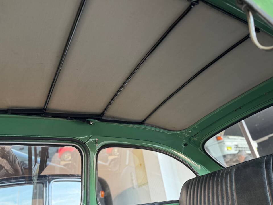 Immagine 27/36 di SEAT 600 D (1966)