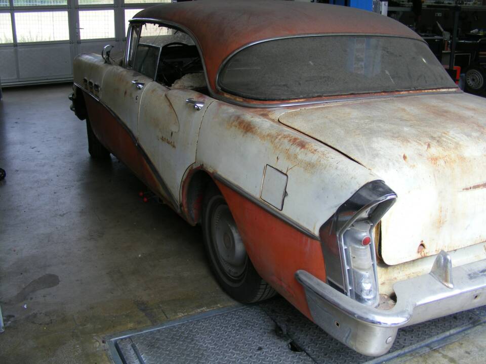 Image 12/56 of Buick 40 Special (1956)
