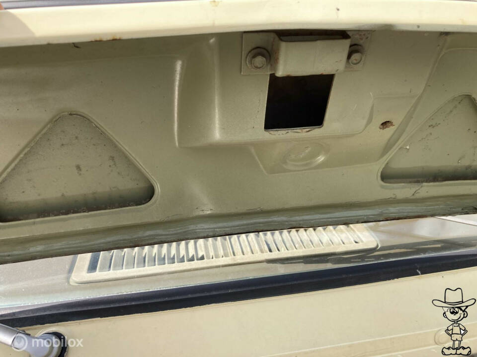 Image 18/50 of Ford Econoline E 300 (1971)
