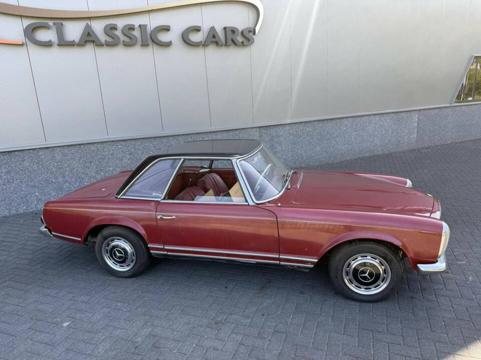 Image 14/50 of Mercedes-Benz 230 SL (1966)