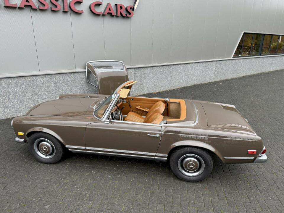 Image 12/36 de Mercedes-Benz 250 SL (1968)