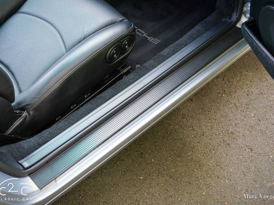 Image 7/63 of Porsche 911 Carrera (1996)