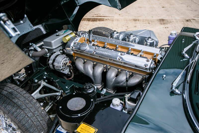 Image 16/36 de Jaguar E-Type (1967)