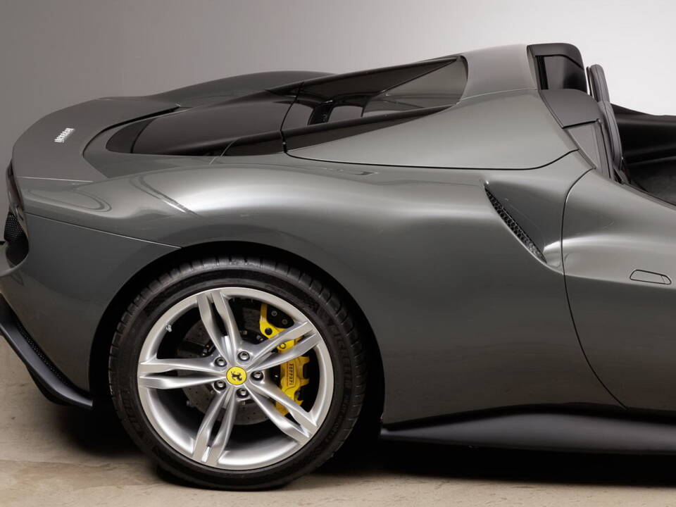 Image 11/42 de Ferrari 296 GTS (2024)