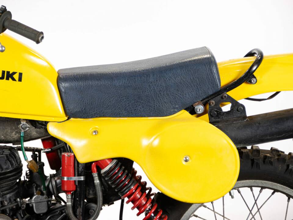 Image 19/46 of Suzuki PE 175 (1981)