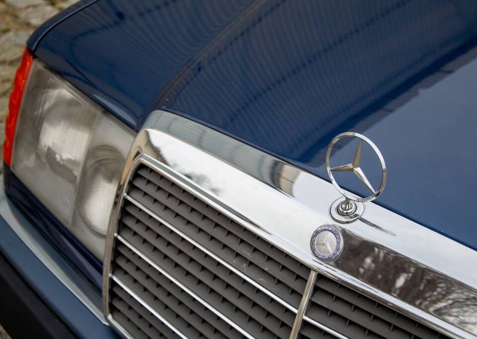 Bild 13/25 von Mercedes-Benz 300 E-24 (1991)