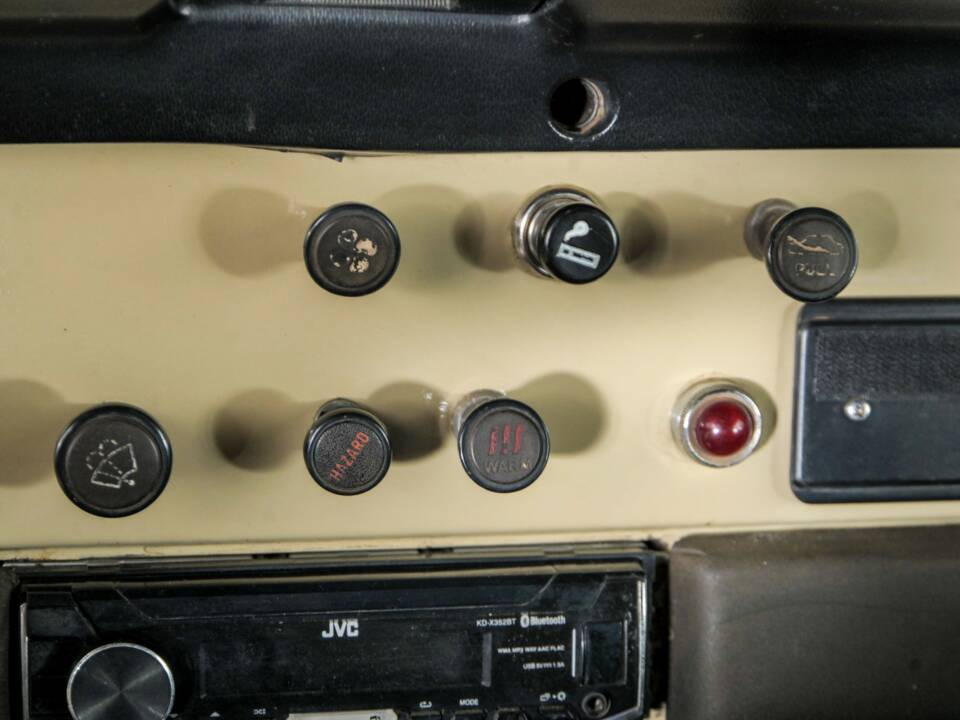 Bild 21/50 von Toyota Landcruiser BJ 45 (1982)