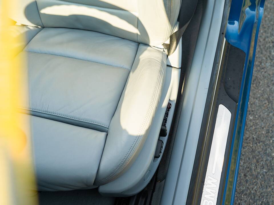 Image 21/31 of BMW 325Ci (2001)